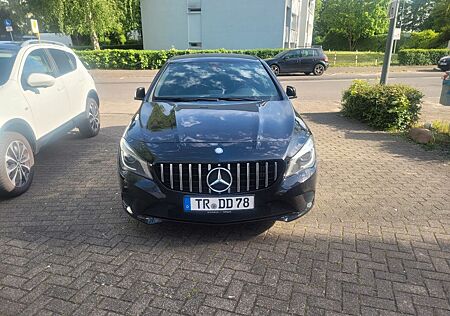 Mercedes-Benz CLA 200 -