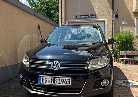VW Tiguan Volkswagen 2.0 TDI DSG 4MOTION Sport & Style Spo...