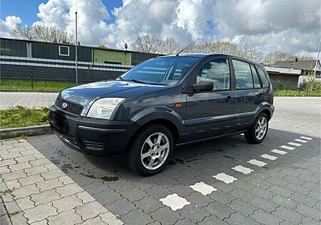 Ford Fusion 1,4 16V + +