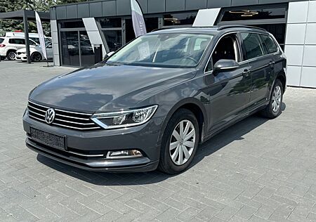 VW Passat Volkswagen 2.0 TDI NAVI/CAM/SHZ/TEMPOMAT/ACC/PDC