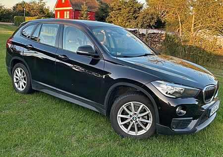 BMW X1 sDrive18dA - Navi/Aktive Geschwindk./Head-Up