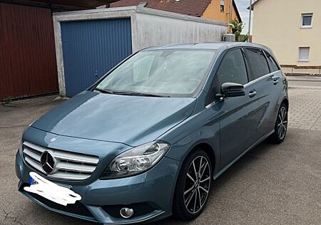 Mercedes-Benz B 180 BlueEFFICIENCY -