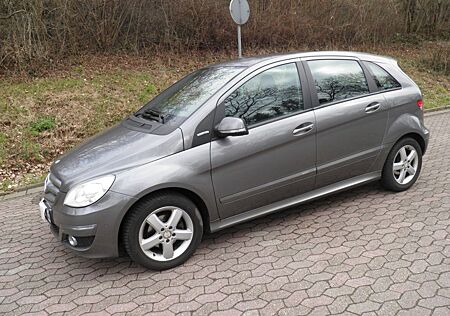 Mercedes-Benz B 180 BlueEFFICIENCY -