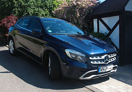 Mercedes-Benz GLA 200 -Urban Aut AHK Kamera Navi
