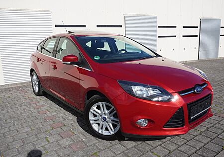 Ford Focus Lim. Titanium - Scheckheftgepflegt/Zahnrie