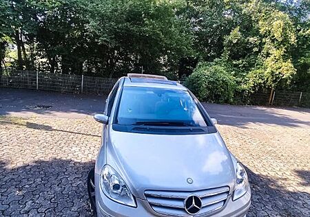 Mercedes-Benz B 150 -