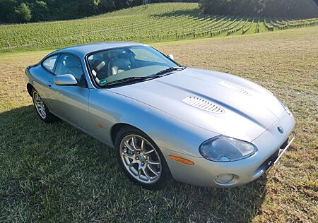 Jaguar XKR Coupé -