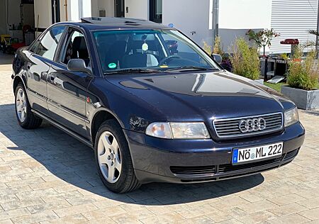 Audi A4 1.6 -