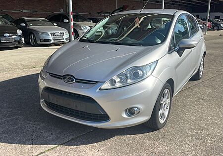 Ford Fiesta Titanium/KLIMAAUTOMATIK/MFL/AUX&USB