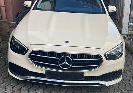 Mercedes-Benz E 220 d T Autom. -
