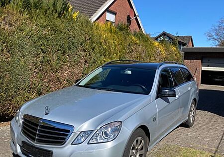 Mercedes-Benz E 200 CGI T BlueEFFICIENCY AVANTGARDE AVANTGARDE