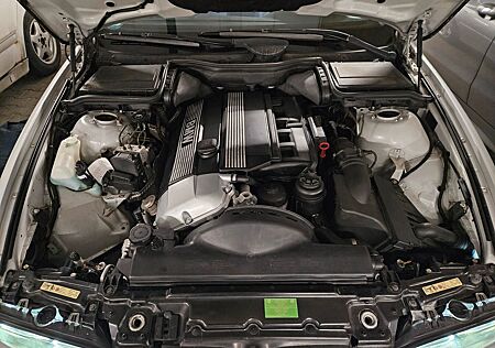 BMW 530i A -