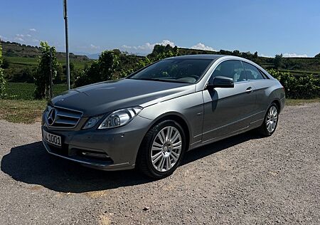 Mercedes-Benz E 200 Coupé BlueEFFICIENCY AVANTGARDE ...