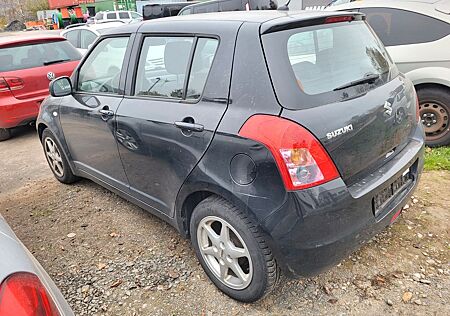 Suzuki Swift 1,3 vollfarbereit Motor Getriebe top zusta