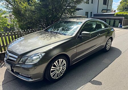 Mercedes-Benz E 350 Coupé BlueEFFICIENCY AVANTG...Arzt,Langstr