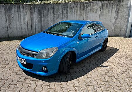 Opel Astra H GTC OPC 240PS