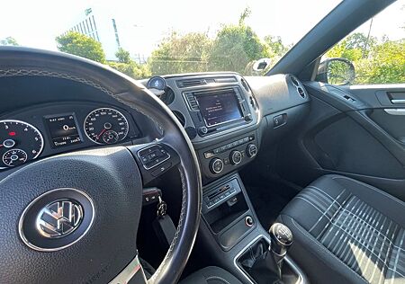 VW Tiguan Volkswagen 2.0 TDI SCR 4MO BMT LOUNGE Sport & St...