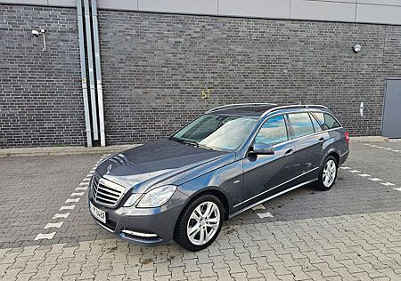 Mercedes-Benz E 250 T BlueEFFICIENCY AVANTGARDE AVANTGARDE