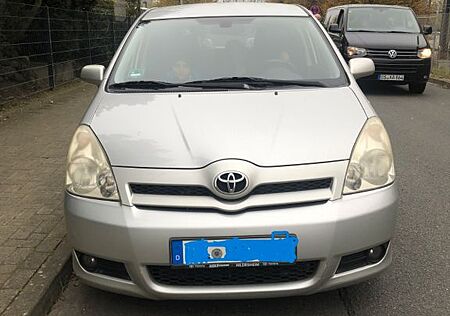 Toyota Corolla Verso 2.2-l-D-4D -