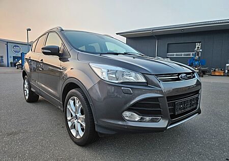 Ford Kuga Titanium *Design-Paket*Navi*SHZ*Keyfree*