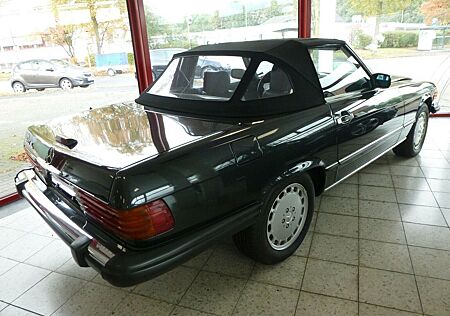 Mercedes-Benz 560 SL