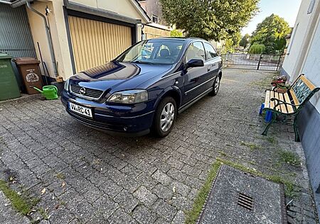 Opel Astra Coupé 1.6 -