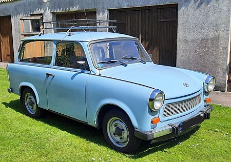 Trabant 601 Universal Gletscherblau / Himmelblau
