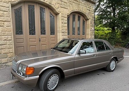 Mercedes-Benz 300 SE W126