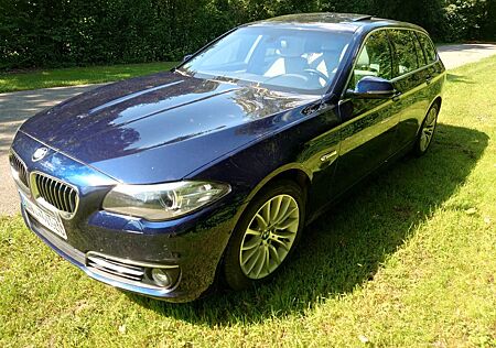 BMW 530d xDrive Touring A Luxury Line Luxury Line