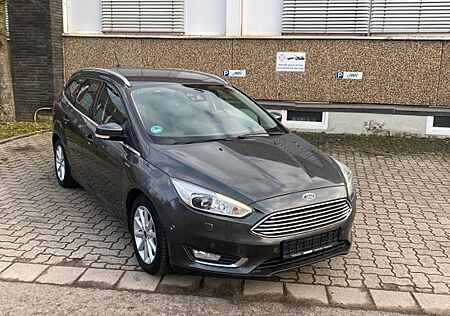 Ford Focus -Top- 1.0, 92kW Titanium, mit Xeno