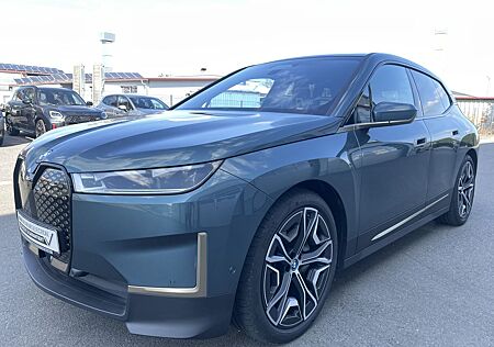 BMW iX xDrive50 HK HiFi DAB Aktivlenkung Pano.Dach