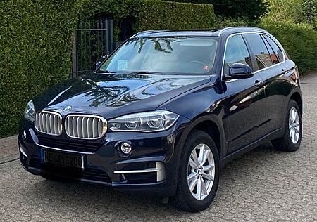 BMW X5 xDrive40d - Pano, Head Up, AHK, Leder