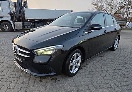 Mercedes-Benz B 250 Stye DCT KAMERA SPUR PDC SHZ 3,5JGarantie