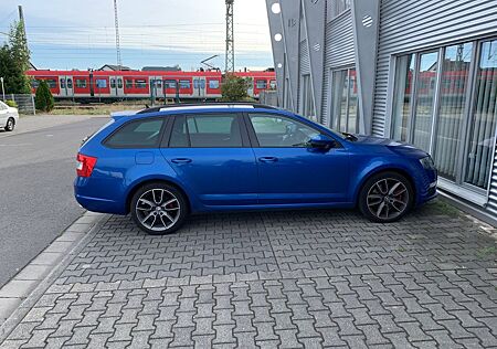 Skoda Octavia 2.0 TSI RS Combi blau