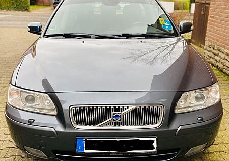 Volvo V70 2,4,Schaltgetr.,AHK,Rückraumgitter,Xenon