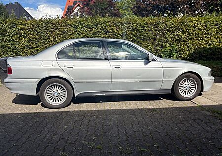 BMW 525d A -