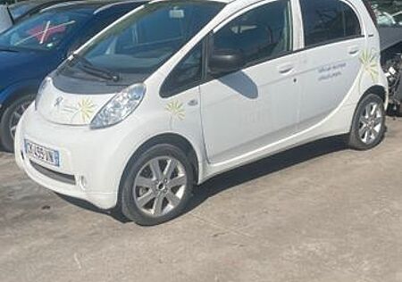 Peugeot iOn -