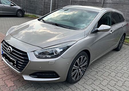 Hyundai i40 1.7 CRDi 104kW DCT Premium * TÜV neu * AHK