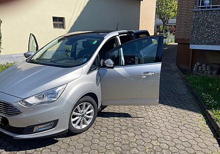 Ford Grand C-Max 1,0 EcoBoost 92kW Titanium Titanium