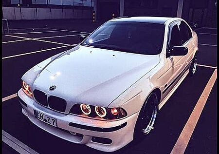 BMW 525i A -