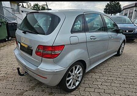 Mercedes-Benz B 200 - Automatik, neu TÜV, Benzin