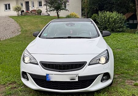 Opel Astra J GTC 2.0 BiTurbo OPC Line