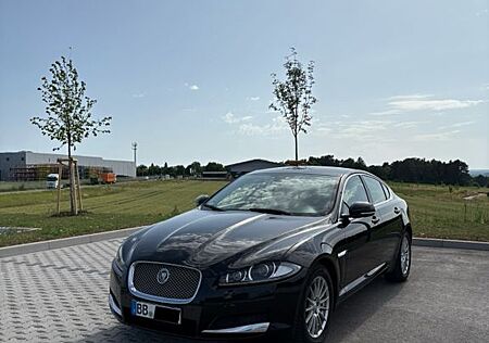 Jaguar XF 2.2 L Diesel - Gepflegt - Scheck.