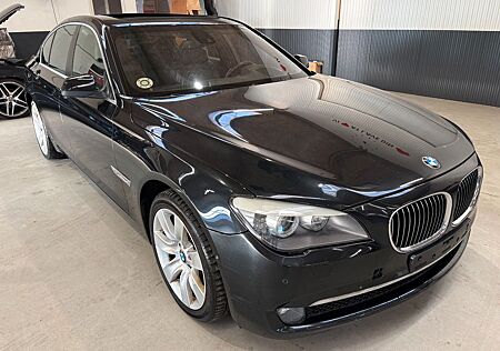 BMW 750Li xDrive *HUD, Soft Close, Sun Roof* VOLL!