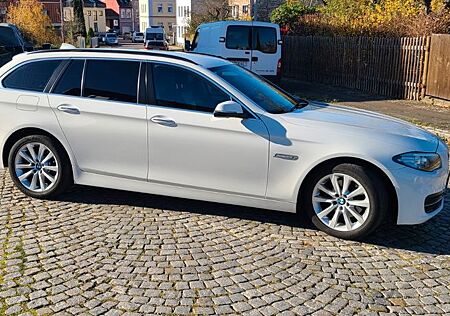BMW 520d xDrive Touring A -