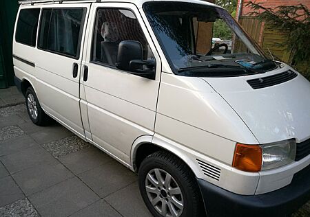 VW T4 Caravelle Volkswagen 2,5-l-Diesel TDI 65kW Standard