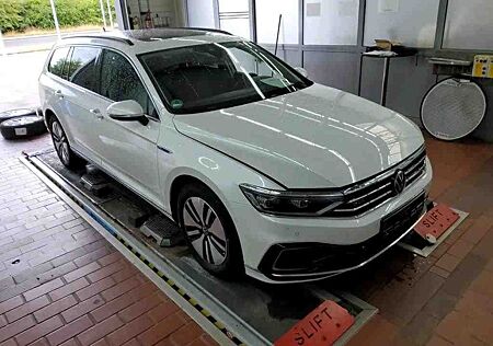 VW Passat Variant Volkswagen GTE 1.4 TSI Pano Navi LED AHK