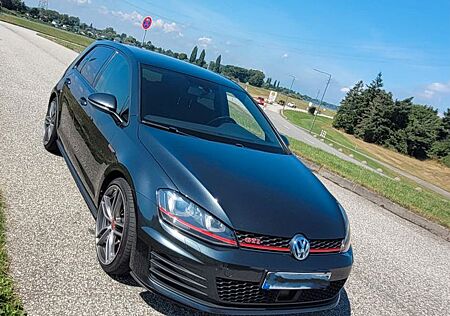 VW Golf Volkswagen 2.0 DSG/GTI Performance/ Scheckheftgepflegt
