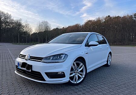 VW Golf Volkswagen R-Line 1.4 TSI 90 kW Highline