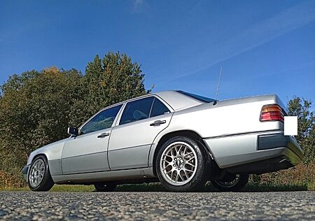 Mercedes-Benz E 230 W124 TÜV/H-Kennz/ Tausch/Inz.nahme mgl.